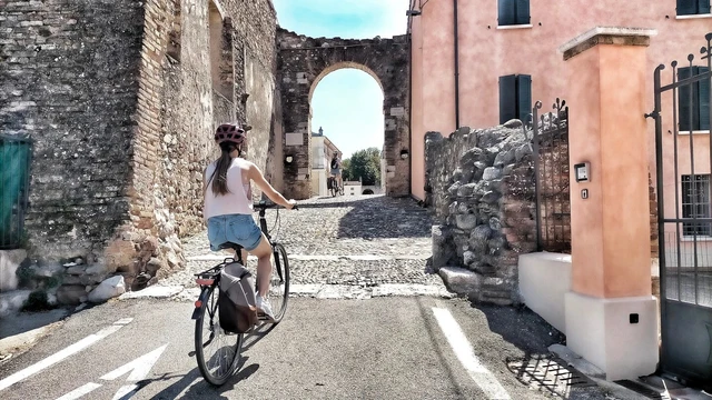 Lago di Garda in e-bike: 5 soste panoramiche e i percorsi imperdibili